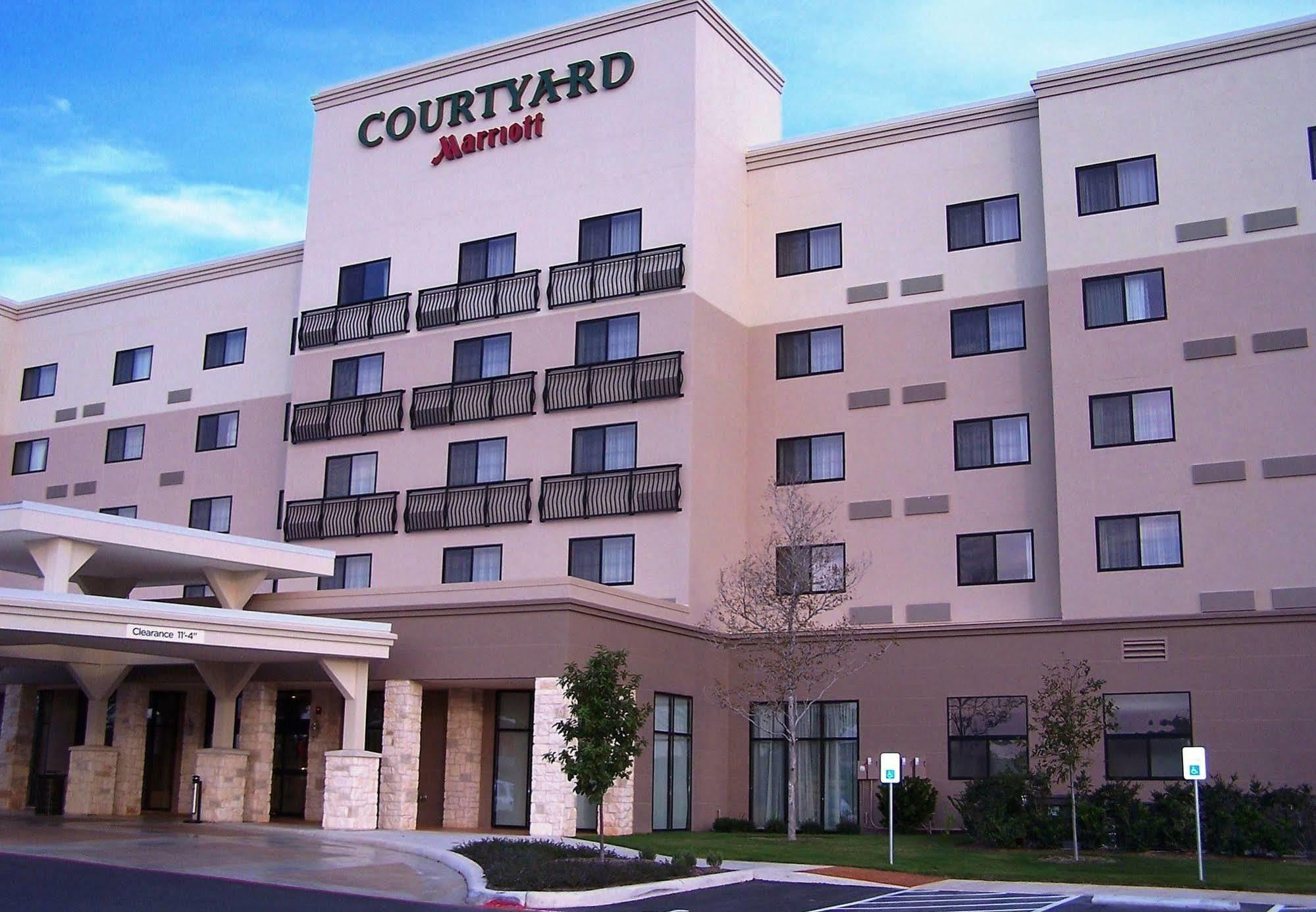 Courtyard By Marriott San Antonio Six Flags At The Rim Hotel Kültér fotó